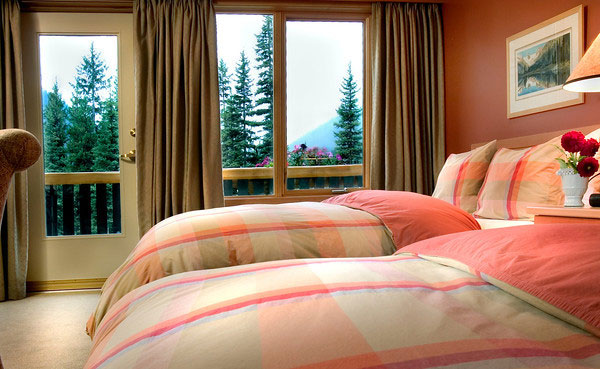 Bugaboos Lodge bedroom CMH Heli-Skiing in Britsh Columbia Canada