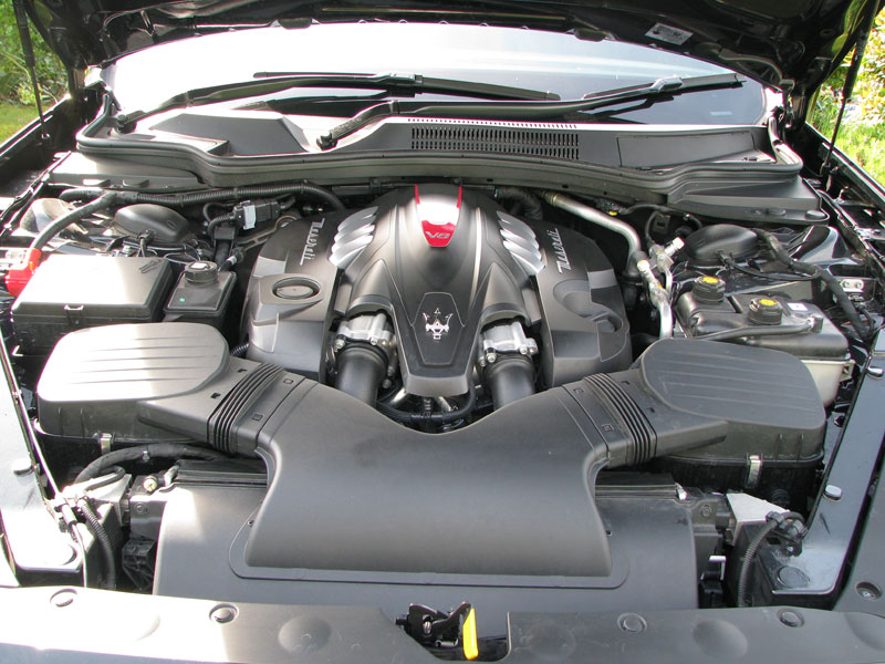 Maserati-Quattroporte-V8-engine