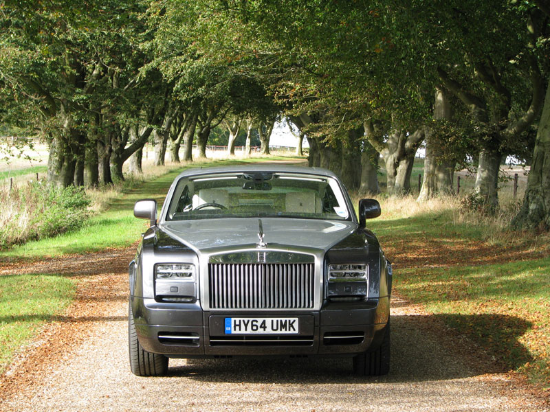 Rolls-Royce-Phantom-Coupe-in-Preshaw-Drive